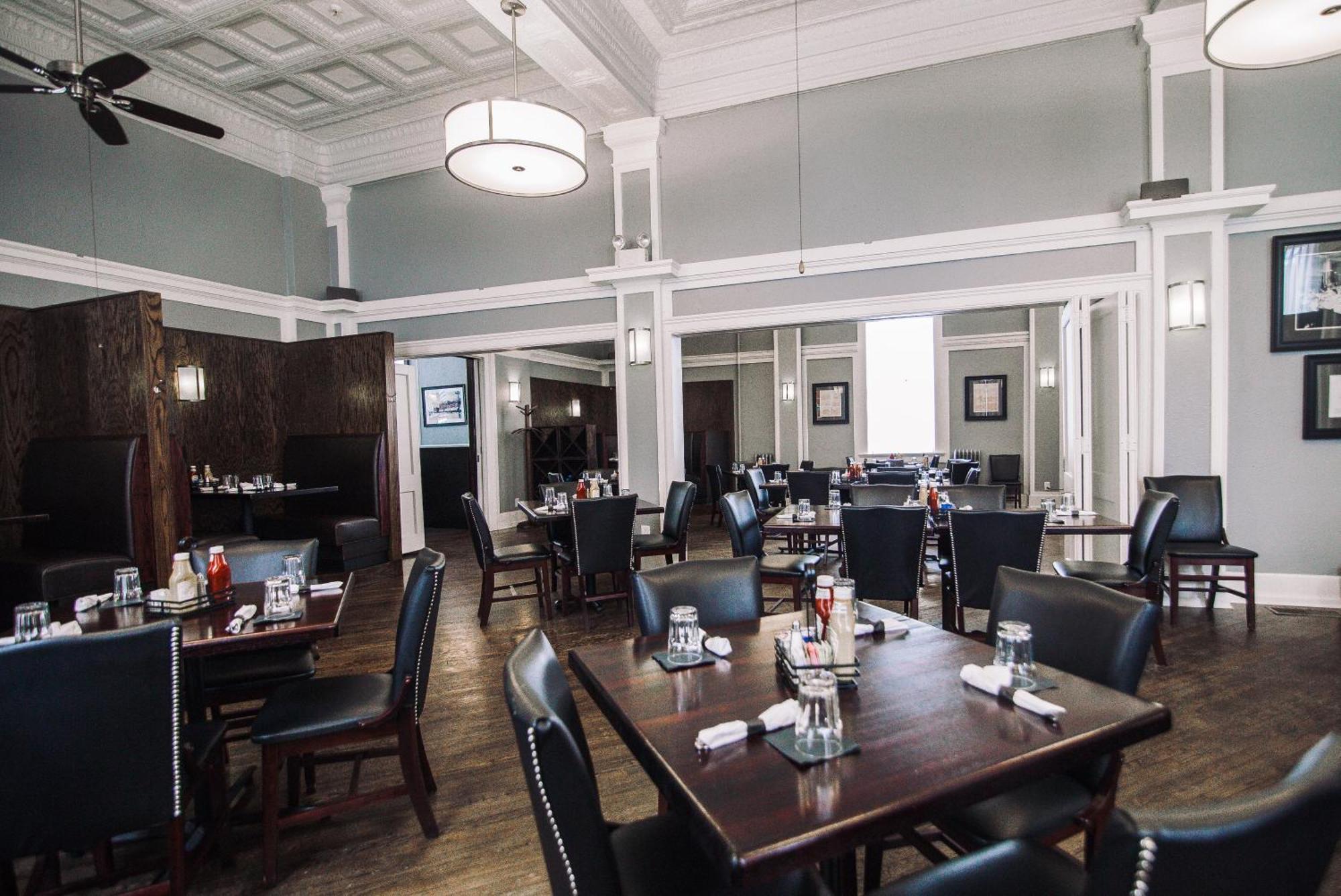 Centerville The Continental Hotel מראה חיצוני תמונה